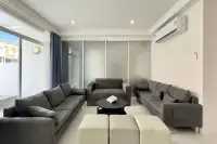 10 Bedroom House for Sale in Central Pattaya fully equipped kitchen with island