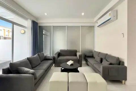 10 Bedroom House for Sale in Central Pattaya fully equipped kitchen with island