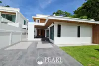 4 Bedroom House for Sale in Pattaya exterior view