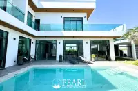 4 Bedroom House for Sale in The Sugar Palm Villa modern kitchen