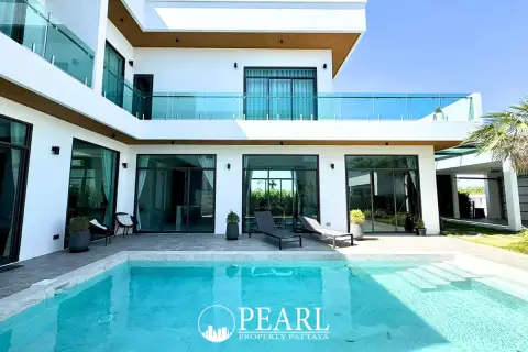 4 Bedroom House for Sale in The Sugar Palm Villa modern kitchen