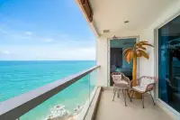 2 Bedroom Condo for Sale at Palm Wongamat master bedroom with en-suite bathroom