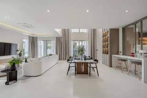 4 Bedroom House for Sale in Horizon By Patta master bedroom with ensuite
