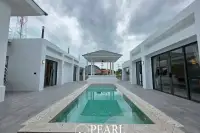 5 Bedroom House for Sale in Paradise Villa 1 & 2 spacious living room