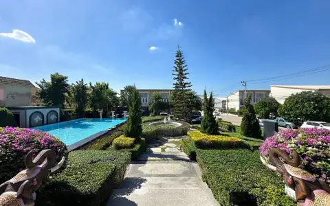 Golden Town Pattaya — Maison in East Pattaya, photo 3 of 5