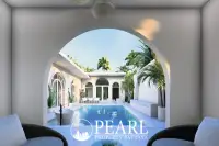 4 Bedroom House for Sale in Pattaya spacious living room