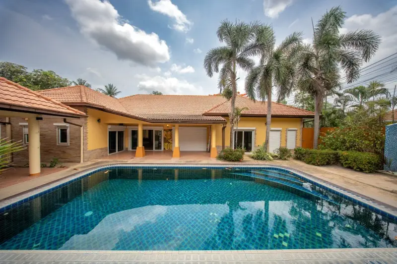 5 Bedroom House for Sale in Huai Yai – Villa/House for Sale in Pattaya