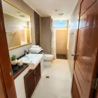 1 Bedroom Condo for Sale at Hyde Park Residence 2 bathroom with vanity sink, mirror, and walk-in shower