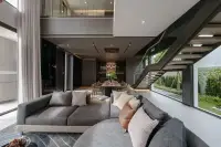 5 Bedroom Villa for Sale in Nong Prue private swimming pool with sun loungers