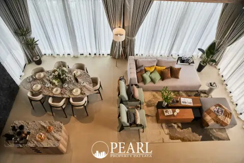 4 Bedroom Villa for Sale in Khao Mai Kaeo master bedroom with ensuite bathroom
