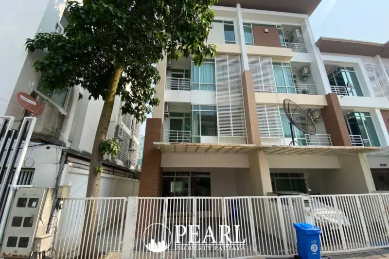 4 Bedroom Townhouse for Sale at The Gallery Condominium – Townhouse for Sale in Pattaya