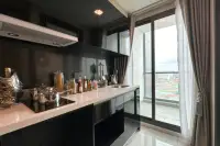 1 Bedroom Condo for Sale in Arcadia Millennium Tower private balcony with city view