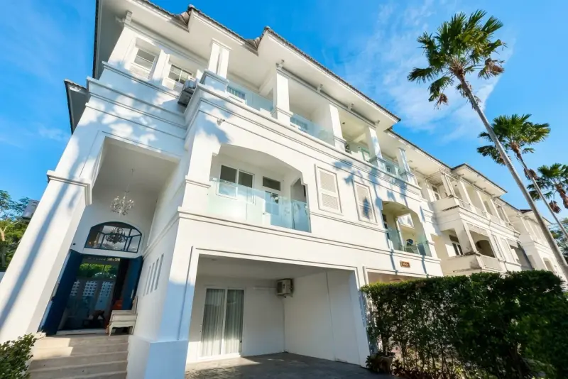 5 Bedroom House for Sale at Baan Dhewaran – Villa/House for Sale in Pattaya