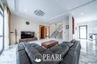 7 Bedroom House for Sale in Pattaya modern kitchen with island