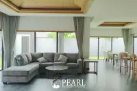 3 Bedroom House for Sale in Baan Pattaya 6 spacious living room