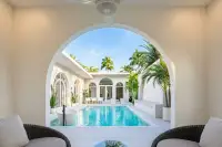 4 Bedroom House for Sale in Pattaya master bedroom
