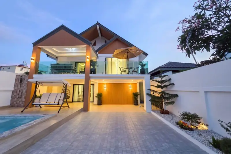 5 Bedroom House for Sale in Bang Lamung – Villa/House for Sale in Pattaya