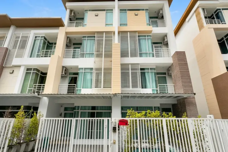 10 Bedroom House for Sale at The Gallery Condominium – Villa/House for Sale in Pattaya