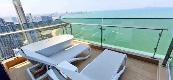 3 Bedroom Condo for Sale & Rent at Arom Wongamat