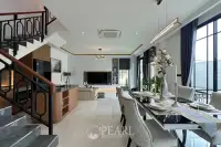 3 Bedroom Townhouse for Sale at Glam Boonsampan 6 spacious living room with natural light