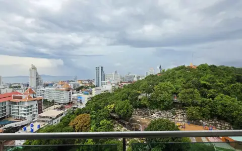 1 Bedroom Condo for Rent at Axis Pattaya Condo panoramic view of Pattaya hillside and city skyline