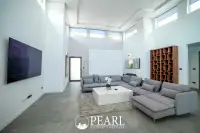 6 Bedroom House for Sale in Central Pattaya modern kitchen with island