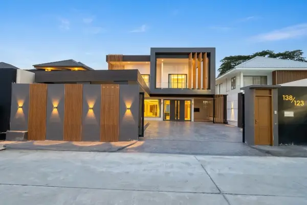 5 Bedroom House for Rent at View Point Village