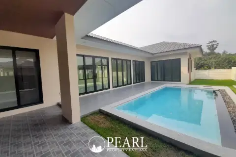 3 Bedroom Villa for Sale in Nong Prue modern kitchen with island