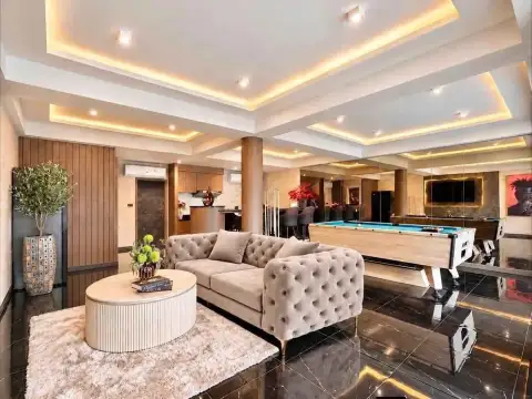 4 Bedroom House for Rent in Chak Nok private outdoor pool with waterfall wall and arched facade