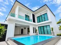 4 Bedroom House for Sale in Chak Nok, Pattaya, Thailand — 4-bedroom House — photo 1
