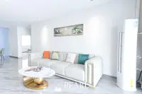 4 Bedroom House for Sale in Central Pattaya master bedroom with ensuite