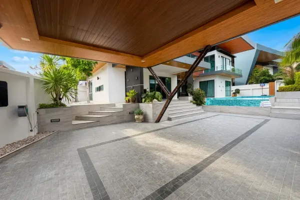 4 Bedroom House for Sale & Rent at M Mountain Village
