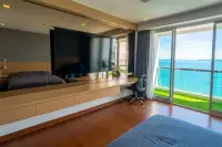 1 Bedroom Condo for Sale at Palm Wongamat modern kitchen with appliances