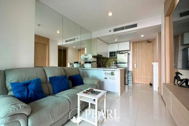 1 Bedroom Condo for Sale at Riviera Wong Amat Beach – Condo for Sale in Pattaya