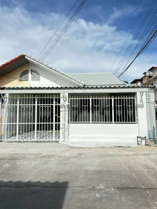 2 Bedroom Townhouse for Rent at Eakmongkol 4