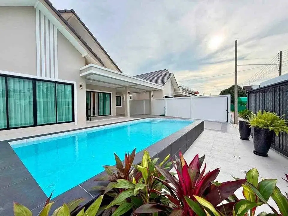 3 Bedroom House for Sale in East Pattaya, Pattaya, Thailand — 3-bedroom House — photo 1