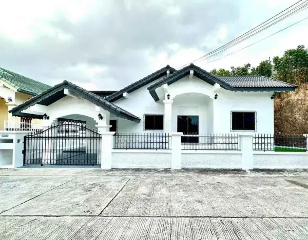 2 Bedroom House for Sale in East Pattaya