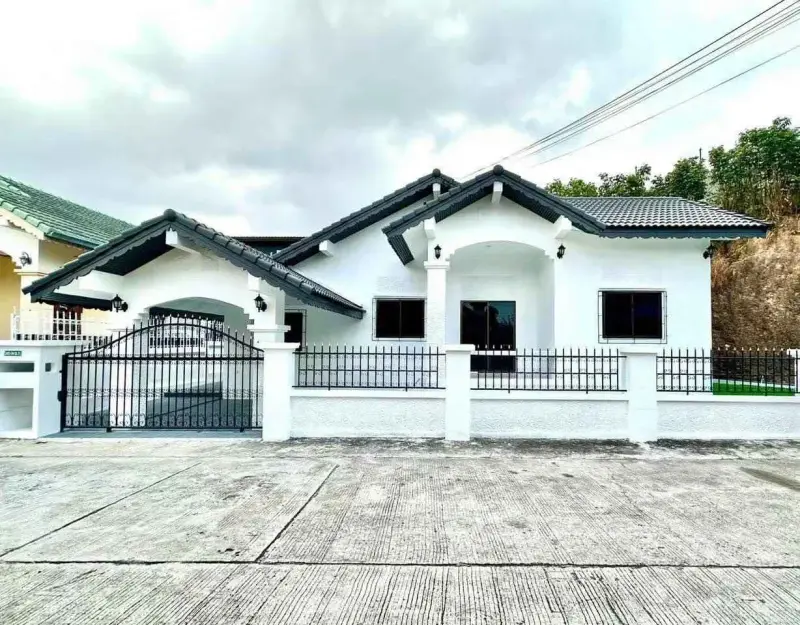 2 Bedroom House for Sale in East Pattaya