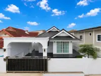 3 Bedroom House for Sale in East Pattaya, Pattaya, Thailand — 3-bedroom House — photo 1
