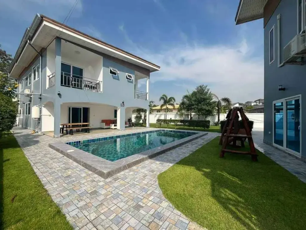 5 Bedroom House for Sale & Rent in East Pattaya, Pattaya, Thailand — 5-bedroom House — photo 1