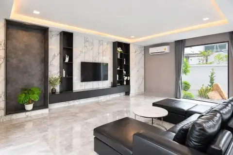 6 Bedroom House for Rent in East Pattaya, Pattaya, Thailand — 6-bedroom House — photo 2