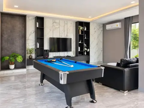 6 Bedroom House for Rent in East Pattaya, Pattaya, Thailand — 6-bedroom House — photo 3