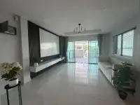 2 Bedroom Townhouse for Sale in East Pattaya, Pattaya, Thailand — 2-bedroom Townhouse — photo 3