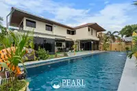 5 Bedroom House for Sale in Pattaya Paradise Village 2 spacious living room