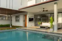 5 Bedroom Villa for Sale in Bang Lamung spacious living room