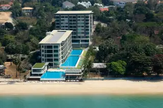 Ananya Beachfront Wongamat close-up of the blue tiled steps leading into the swimming pool.