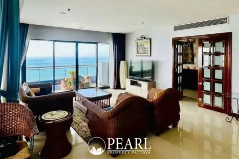 2 Bedroom Condo for Sale in Baan Haad Uthong Condominium second bedroom with twin beds