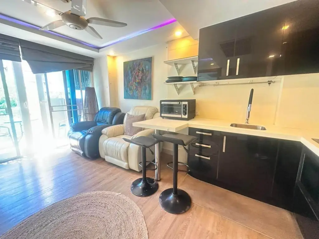 1 Bedroom Condo for Sale at Grand Avenue Residence, Pattaya, Thailand — 1-bedroom Condo — photo 1