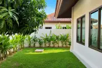 3 Bedroom House for Sale in Baan Balina 2 master bedroom with ensuite