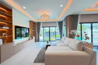 4 Bedroom House for Sale in Huai Yai, Pattaya, Thailand — 4-bedroom House — photo 5